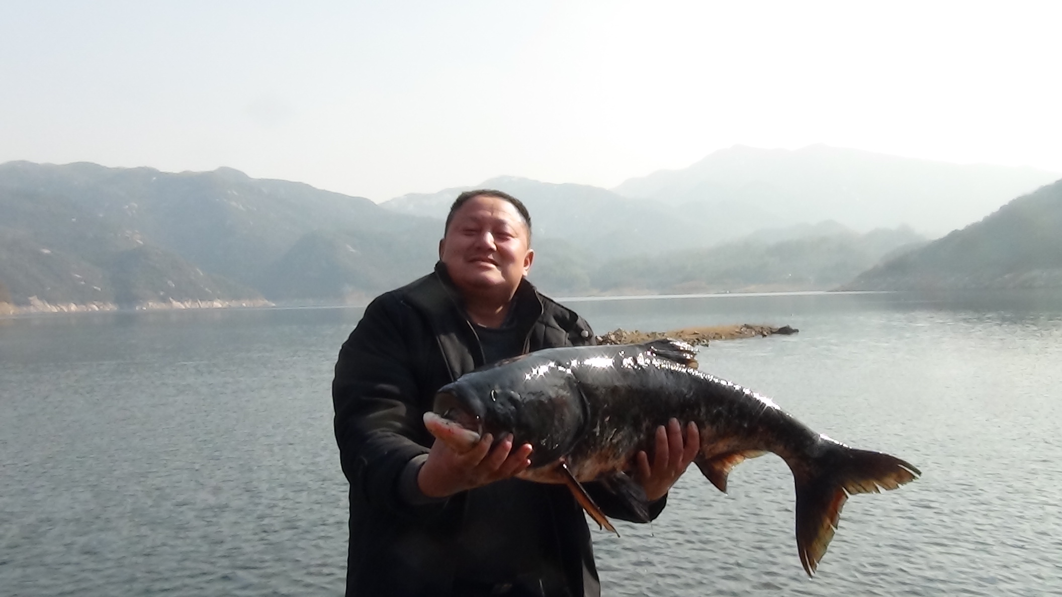 胖子道生今天钓一尾28斤半大鲢