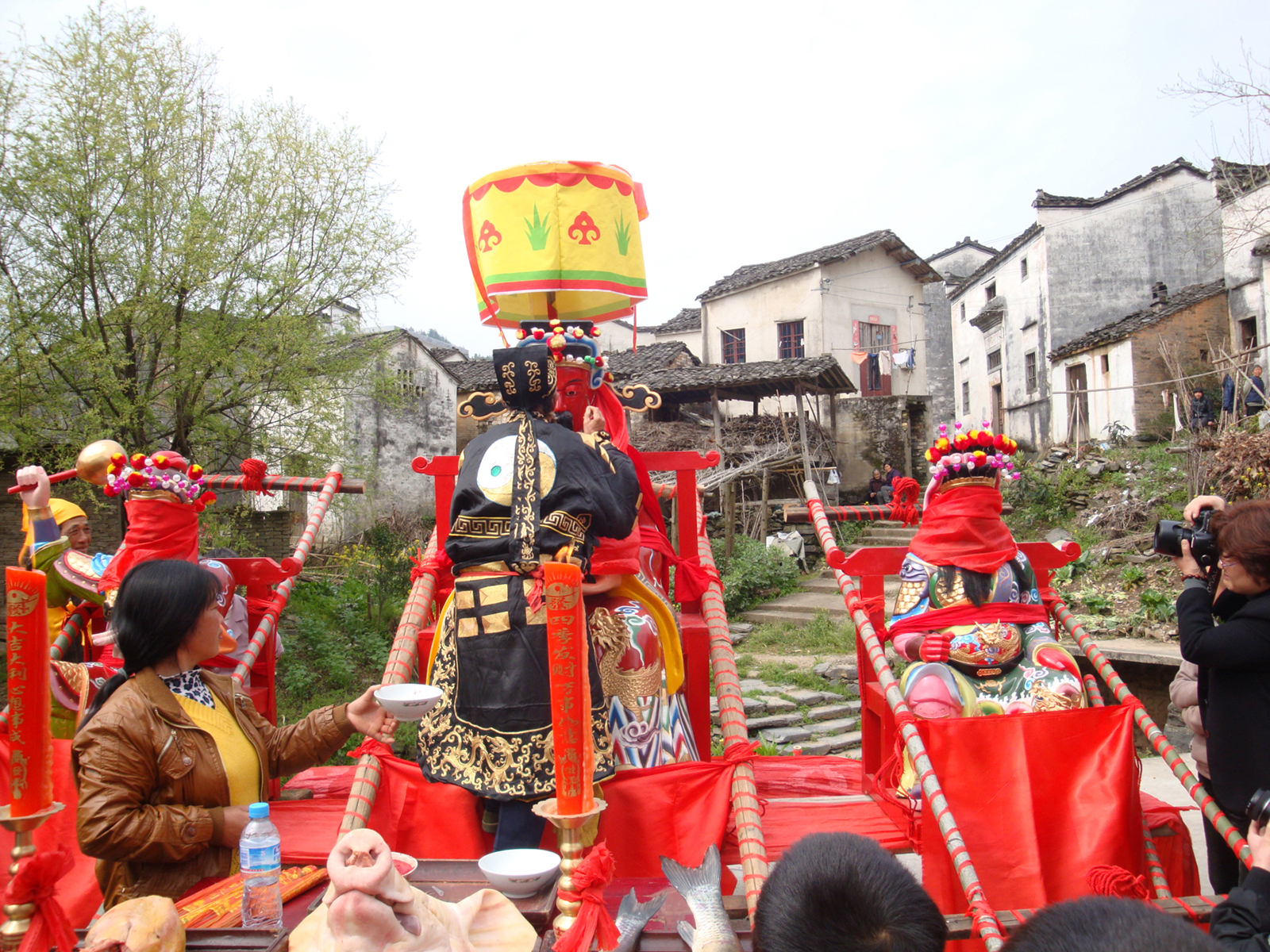 开始为汪公菩萨开光