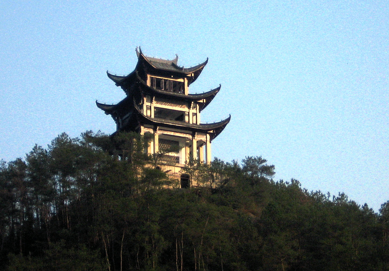 屯溪太阳山上孙王阁