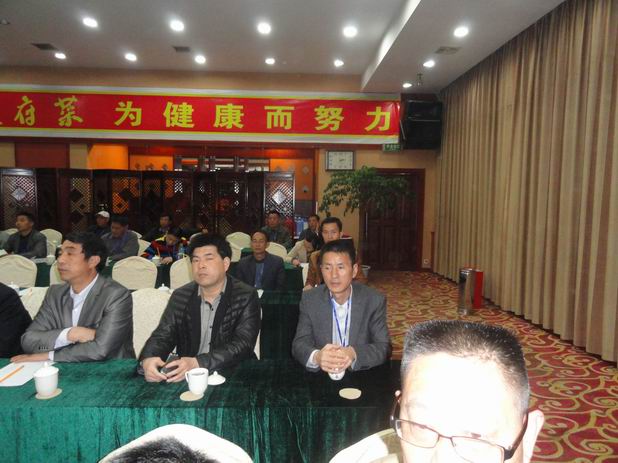 黄山汪华文化研究会会场一角，会员在认真的听讲