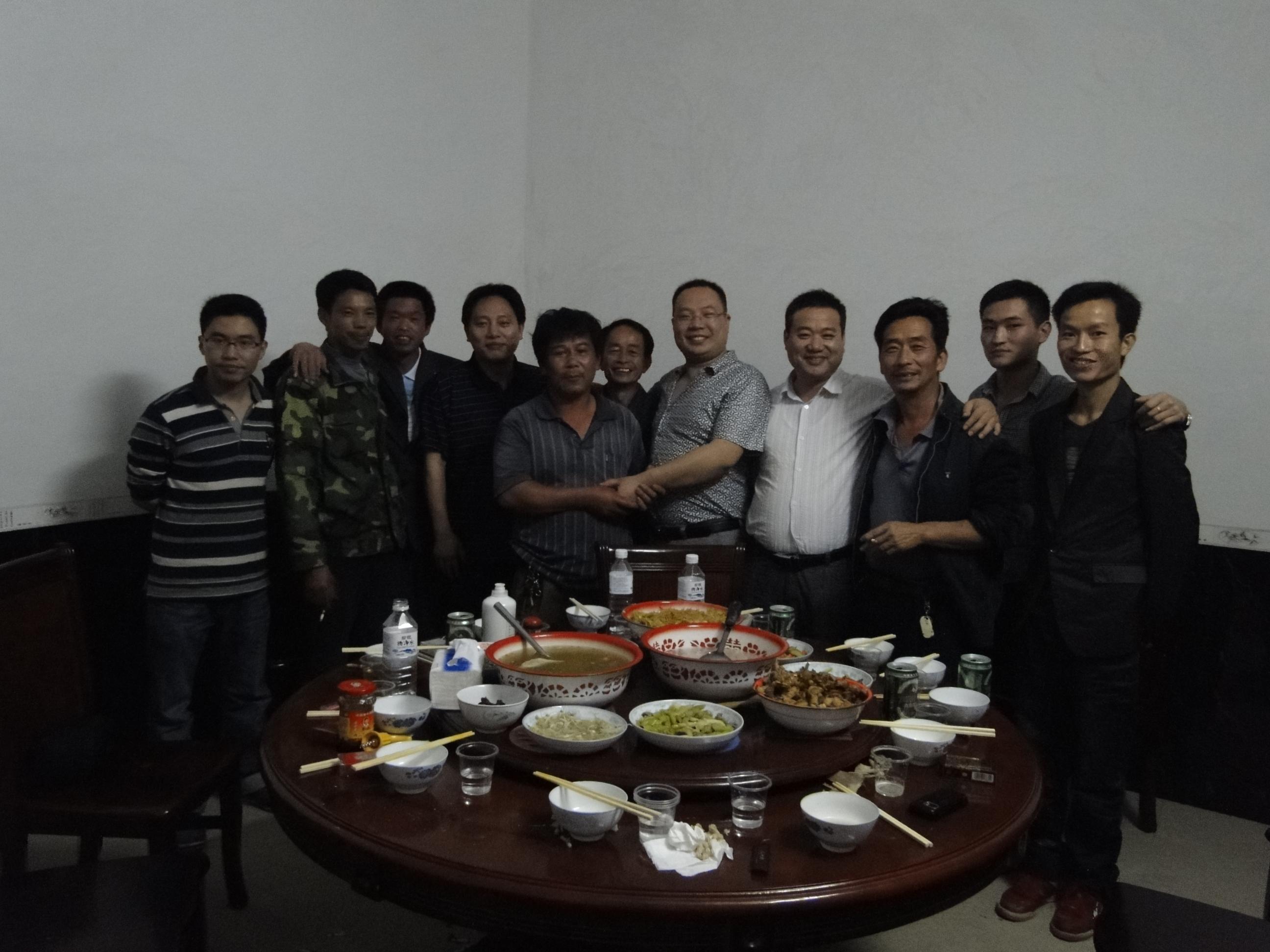 从左到右：春泉、继承、济圣、大风、我父亲其潘、再生、我朋友任伟、乃涛、汪远、建艺、振宏