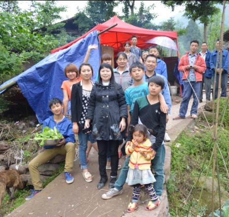 我们坚强地活着