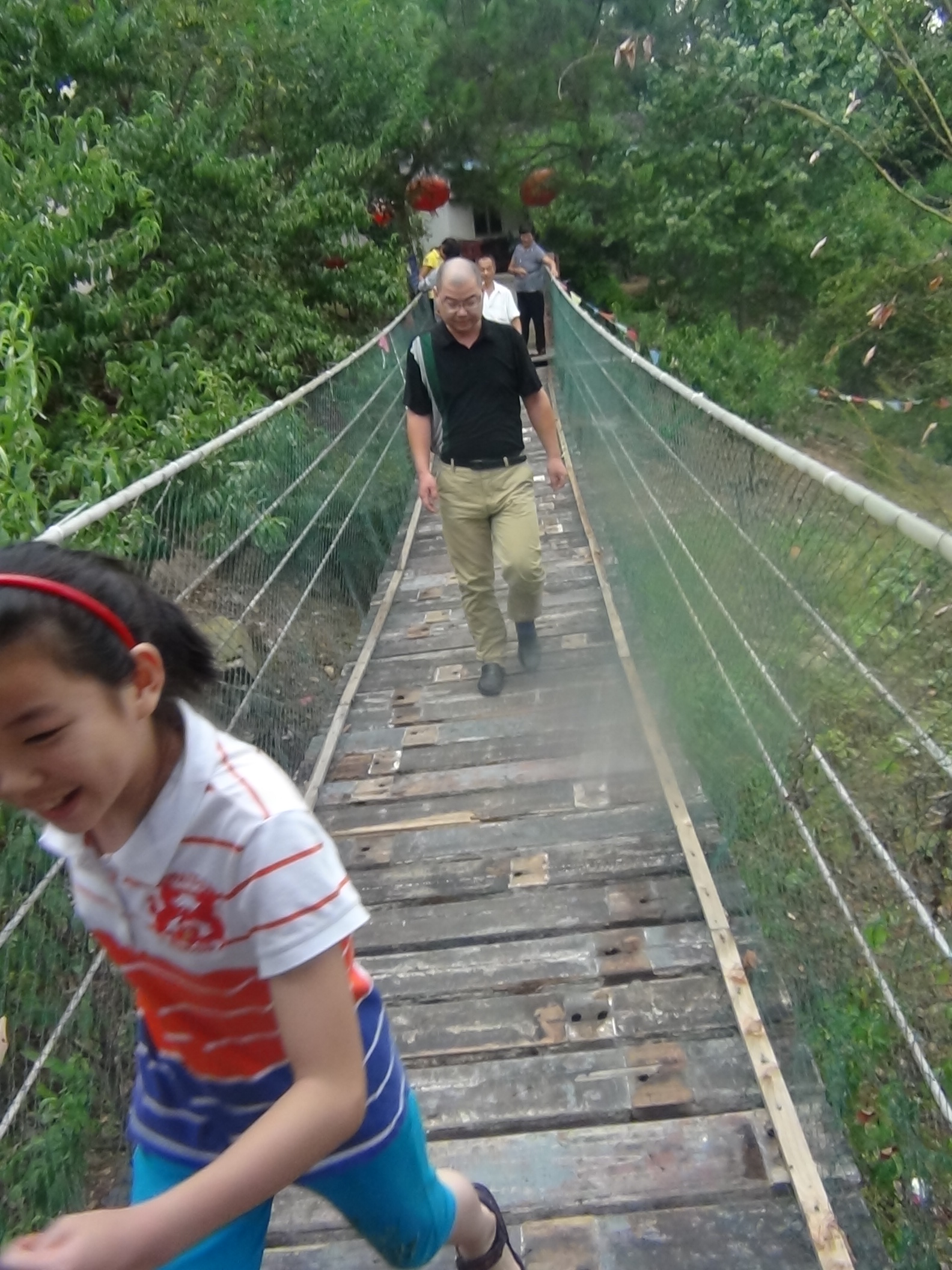 铁索桥好难走