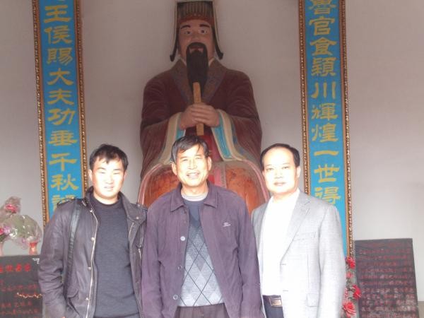 2011年我在徐州参观汪氏祠堂及拜祭先祖并拜访老会长允华顾问和明立新会长