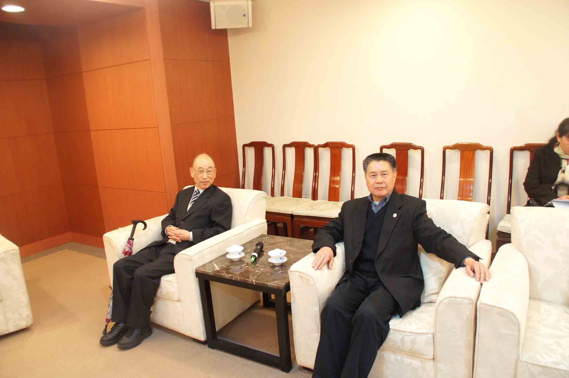 汪太理教授拜会张京育理事长