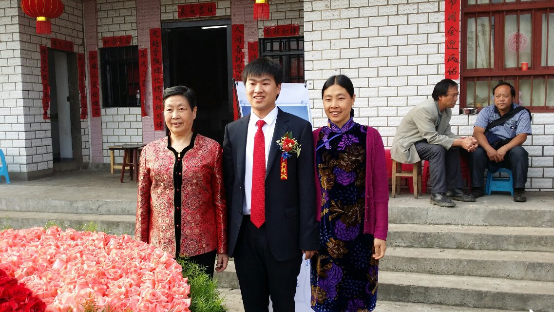 汪爽与奶奶和姑姑