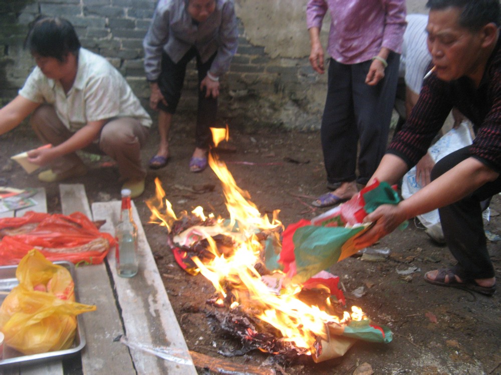 立个碑先拜一拜