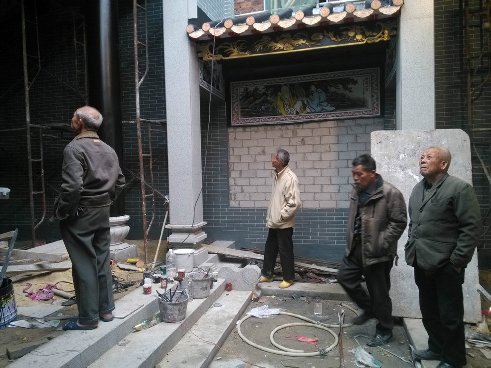 老头子们都给力，天天往这跑，比自己建房子还紧张